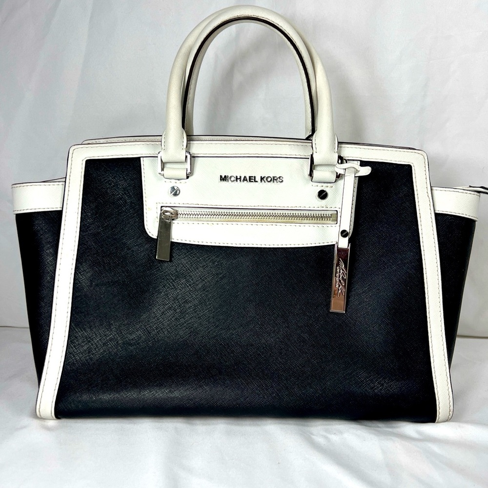 Michael Kors Large Selma Black And White